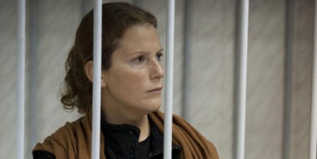Ana Paula arbitrairement incarcérée dans une prison russe.